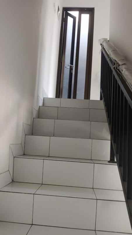 dijual rumah perumahan galuhmas cluster