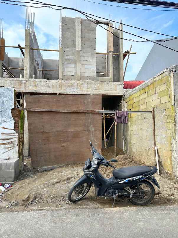 dijual rumah pisangan