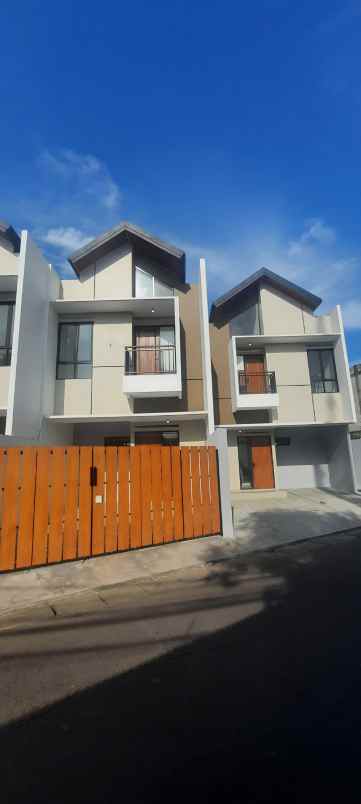 dijual rumah pocis serpong