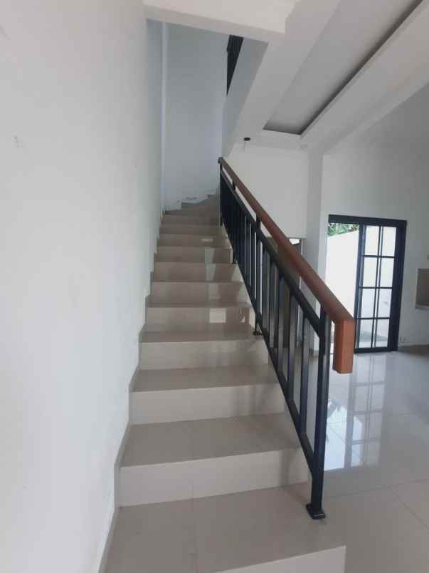 dijual rumah pocis serpong