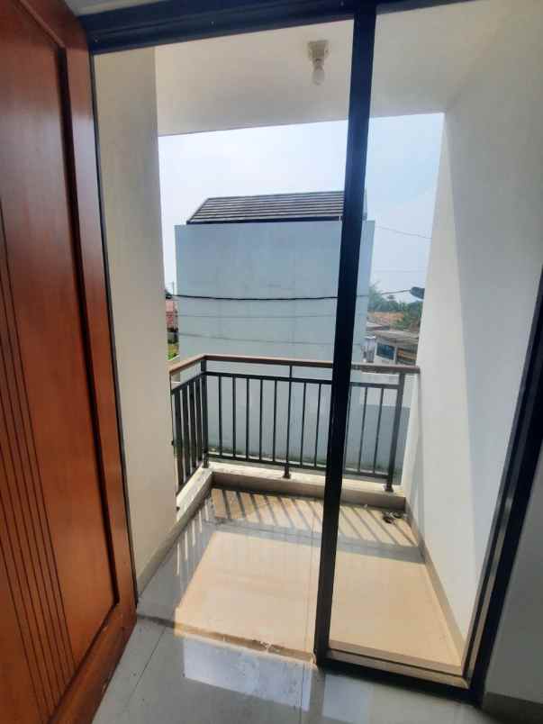 dijual rumah pocis serpong
