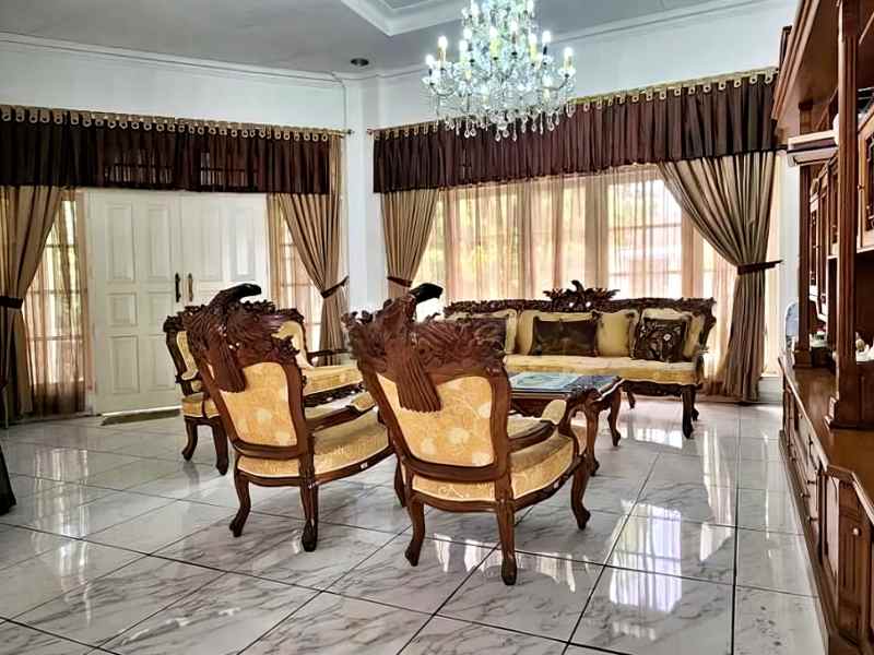 dijual rumah pondok indah