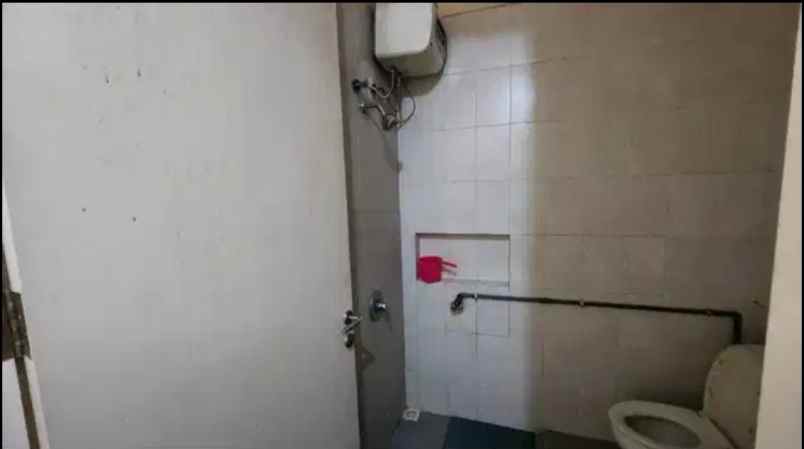 dijual rumah royal residence