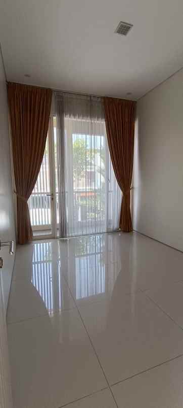 dijual rumah royal residence monticello full renov
