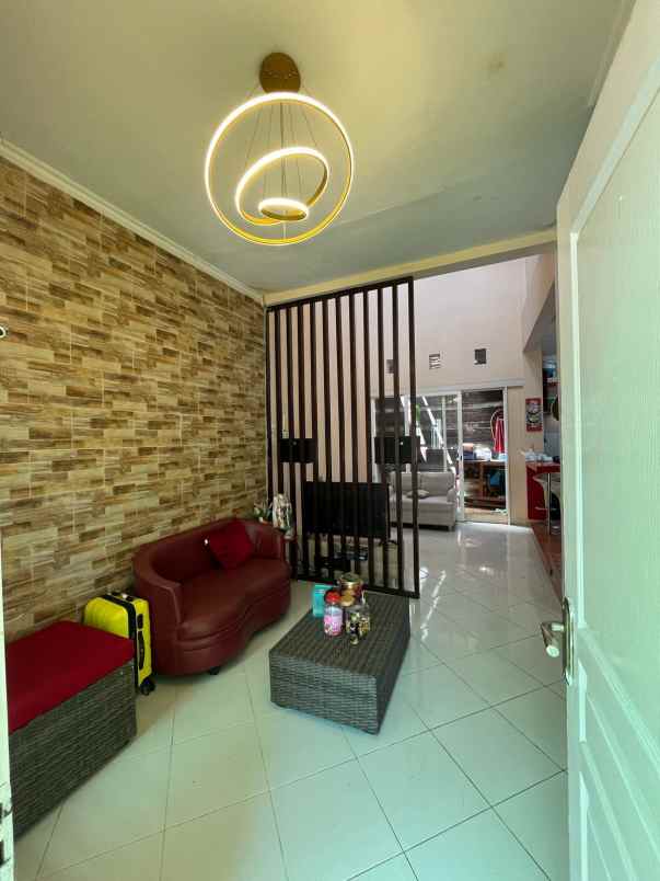 dijual rumah rumah dekat bandara pakis