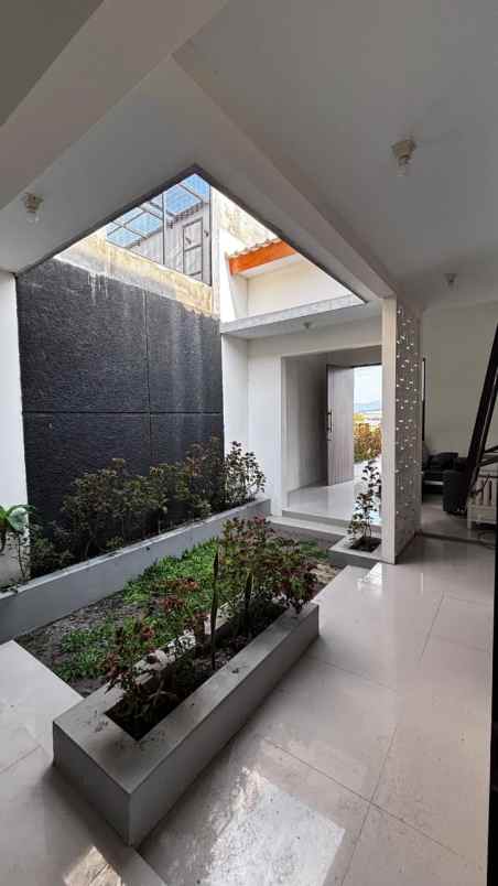 dijual rumah rumah modern virendra