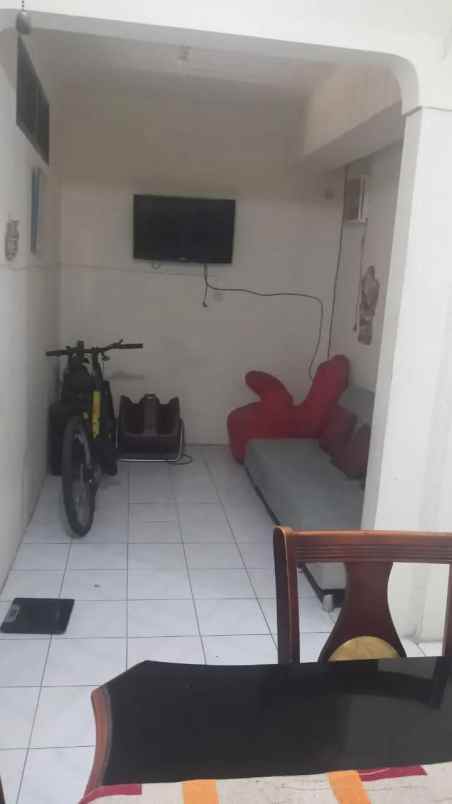 dijual rumah rumah semolowaru elok