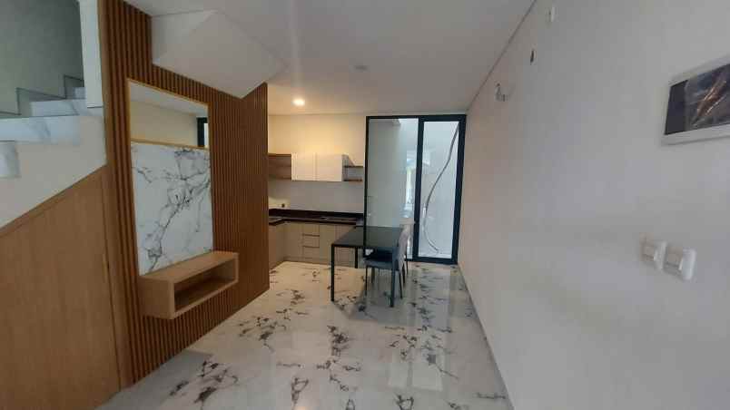 dijual rumah rungkut mapan