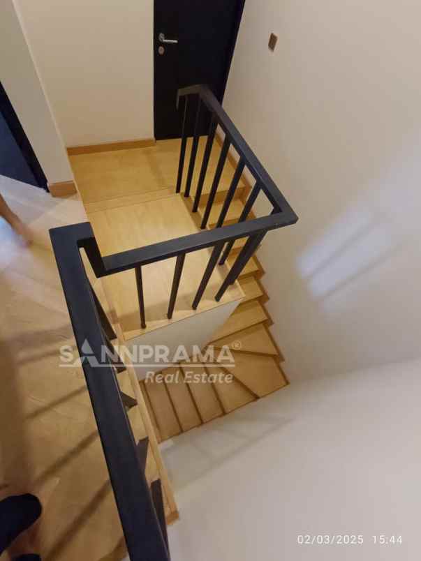 dijual rumah sawangan depok