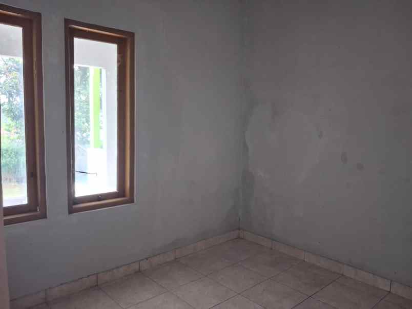 dijual rumah sawunggaling