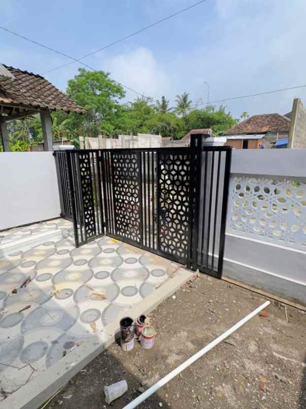 dijual rumah selomartani kalasan