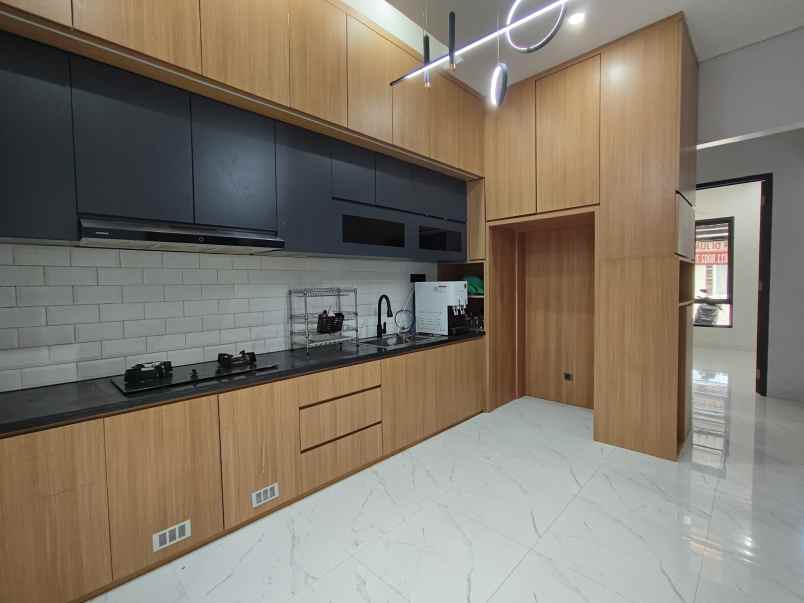 dijual rumah sentul city