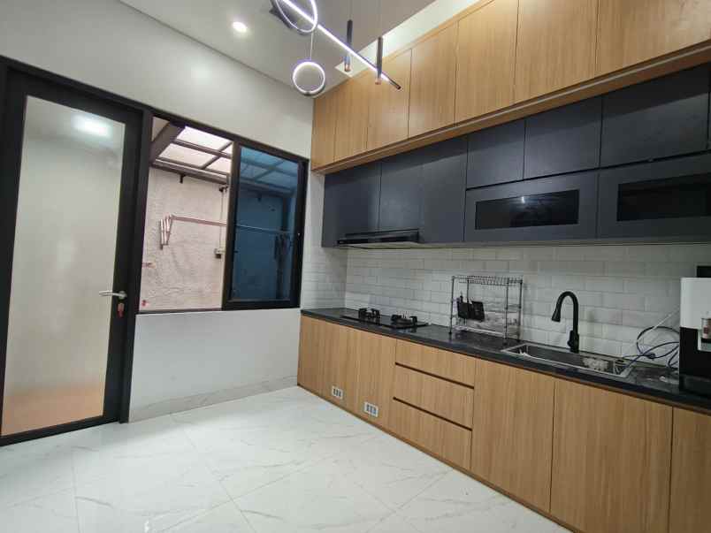 dijual rumah sentul city