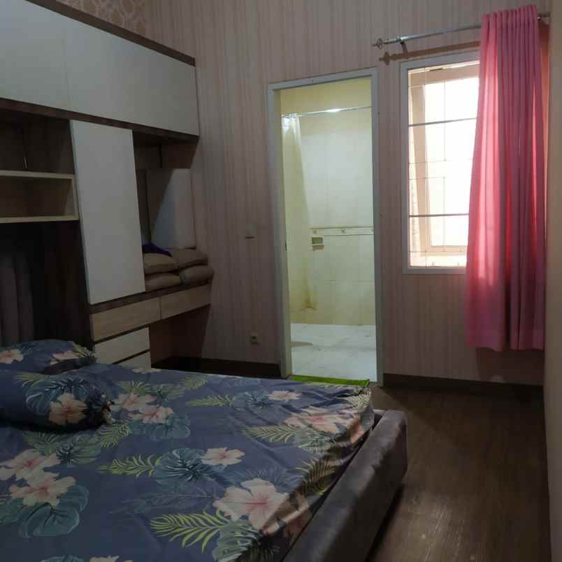 dijual rumah setraduta setra duta