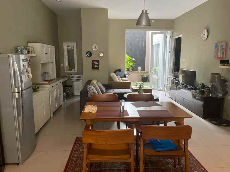 dijual rumah siap huni di the addres cibubur