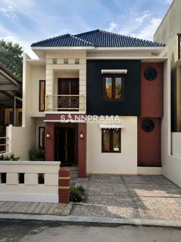 dijual rumah strategis dekat tol sawangan depok