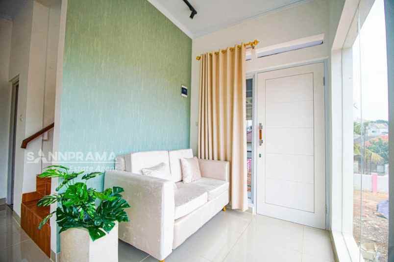 dijual rumah sukamaju