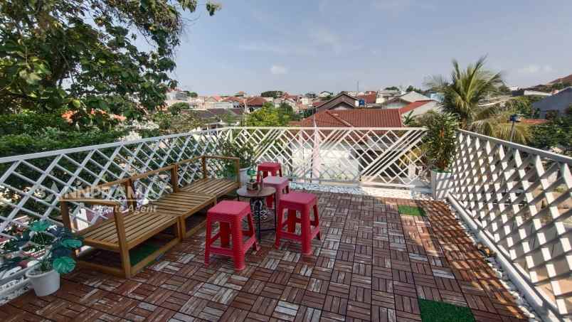 dijual rumah sukamaju