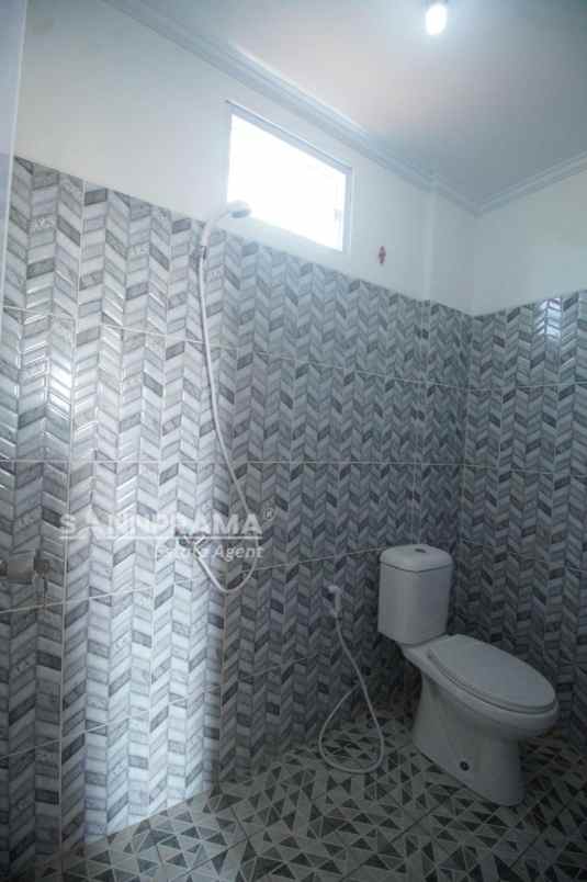 dijual rumah sukamaju