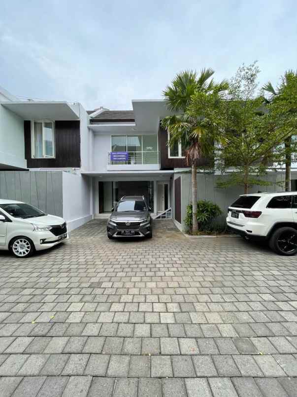 dijual rumah sunset road