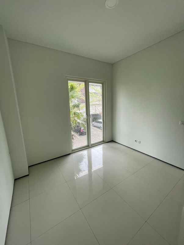 dijual rumah sunset road