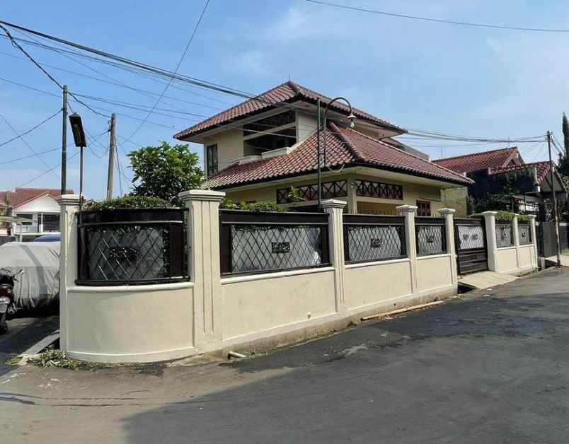 dijual rumah suryalaya timur buahbtu