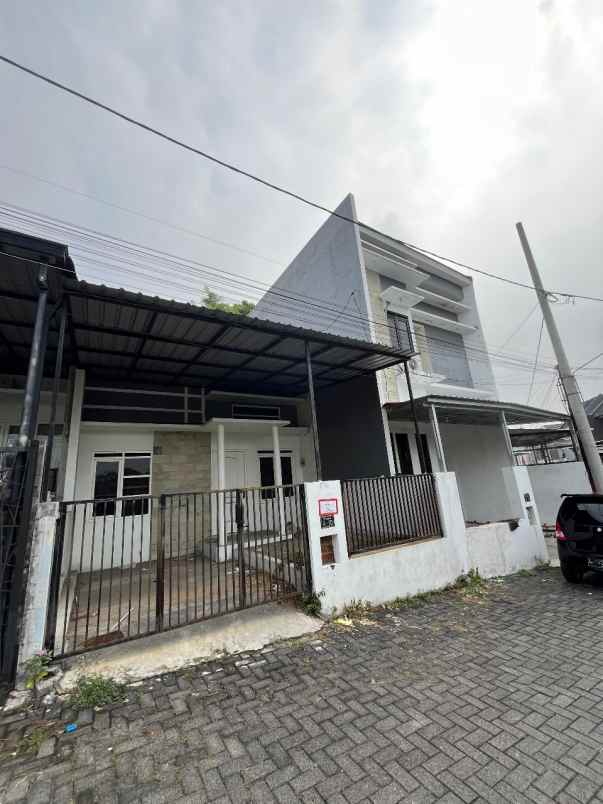 dijual rumah tasikmadu