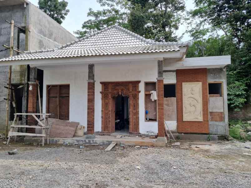 dijual rumah tegalarum kec borobudur
