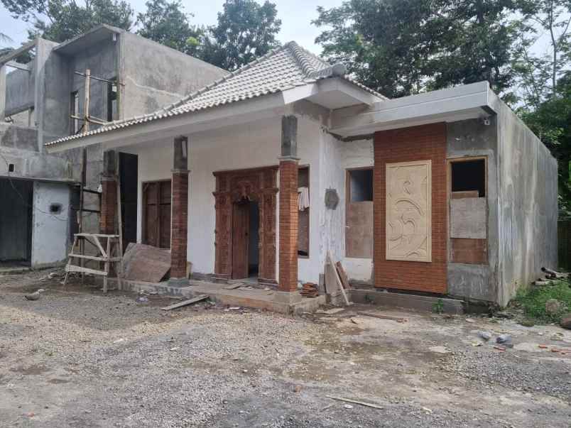 dijual rumah tegalarum kec borobudur