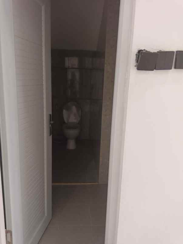 dijual rumah telaga mas