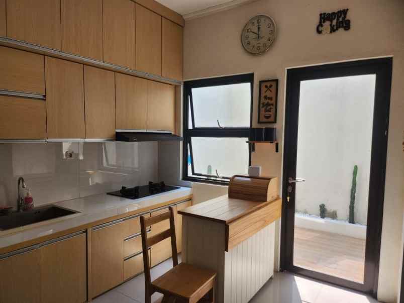 dijual rumah telukjambe timur