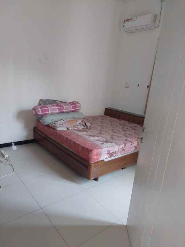 dijual rumah tenggilis