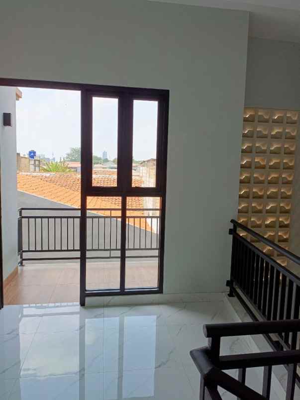 dijual rumah tugu cimanggis