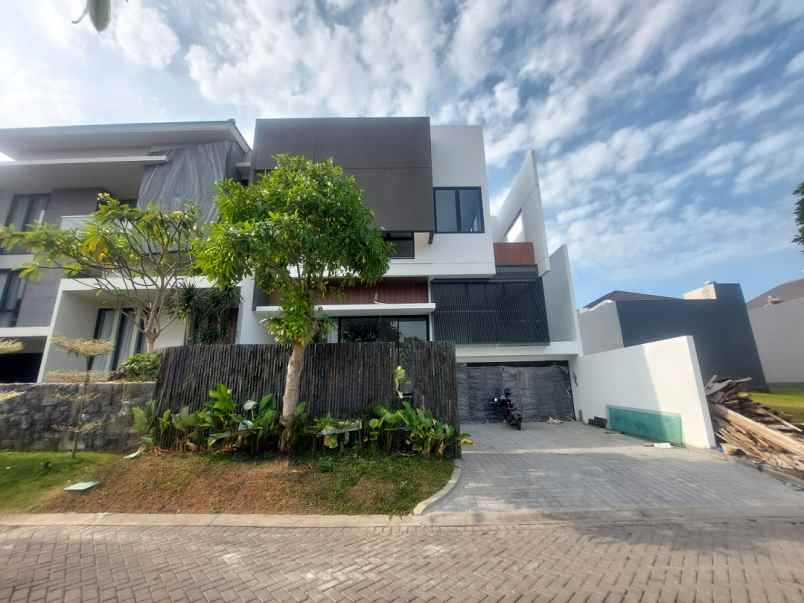 dijual rumah waterfront citraland