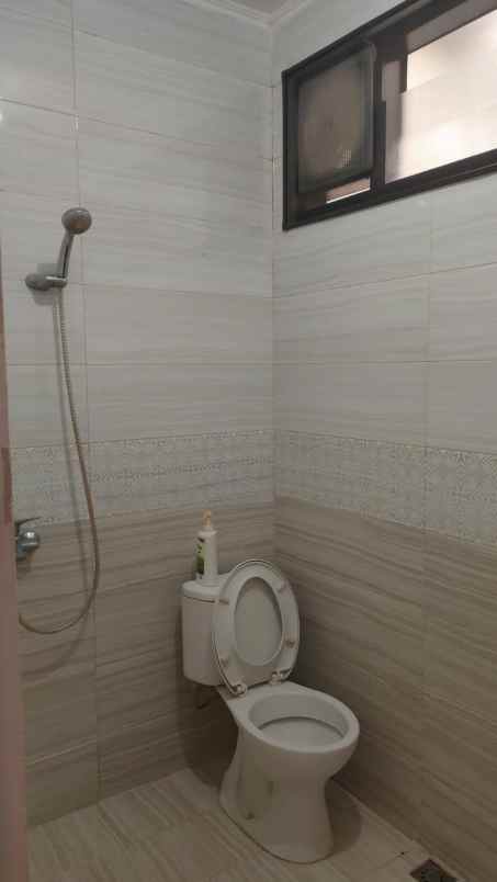 dijual rumah wisma kedung asem