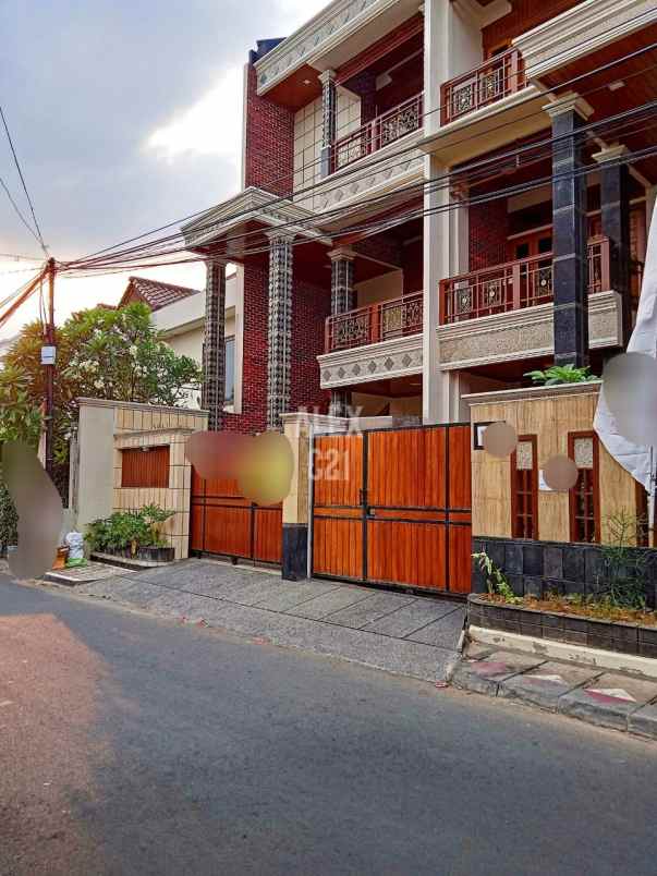 dijual town house siap huni pasar minggu jakarta selat