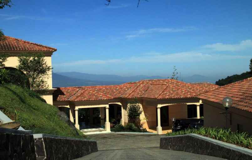 dijual villa di mega mendung puncak bogor