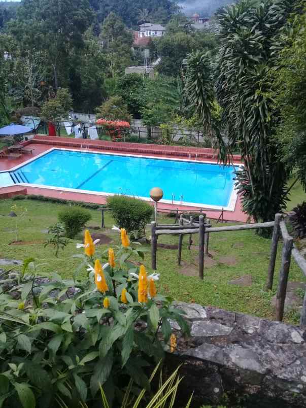 dijual villa mega mendung cisarua