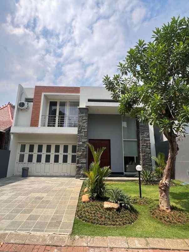 dijual villa the taman dayu rosewood hills
