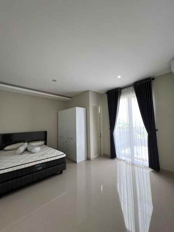 dijual villa the taman dayu rosewood hills