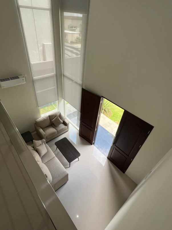 dijual villa the taman dayu rosewood hills