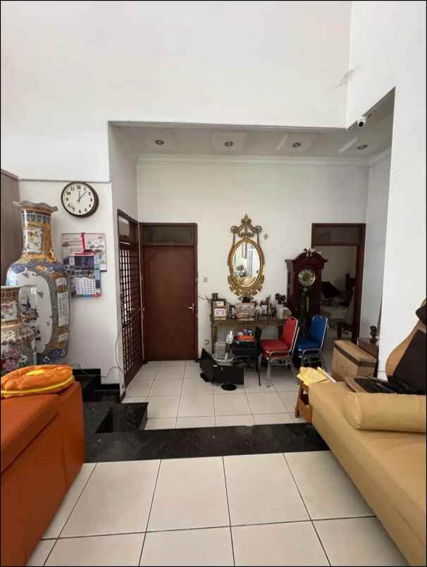 dijuwal rumah 2 lt kawasan smg atas