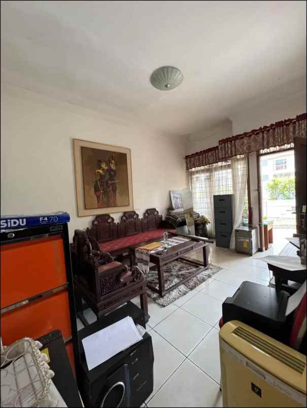 dijuwal rumah 2 lt kawasan smg atas