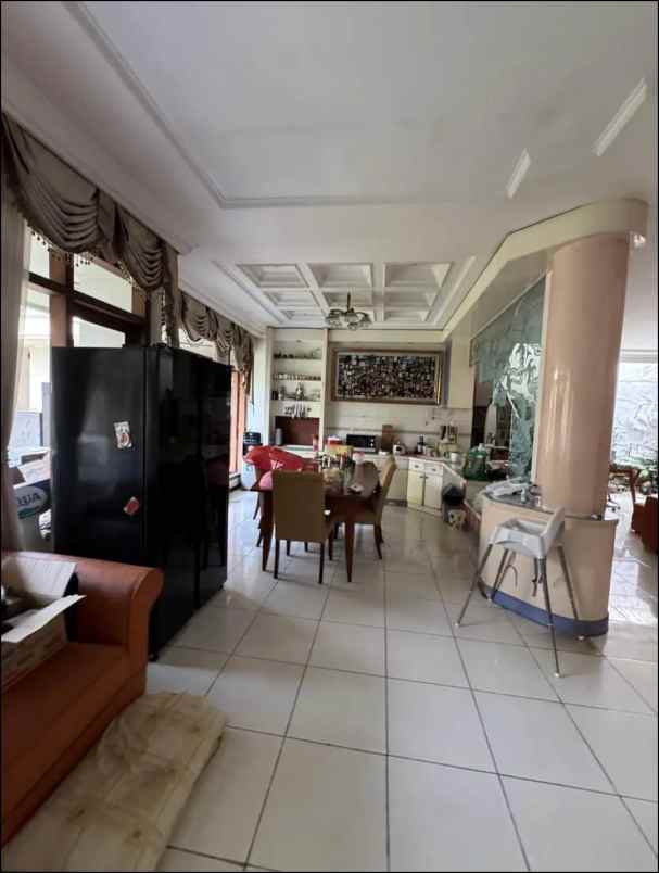 dijuwal rumah 2 lt kawasan smg atas