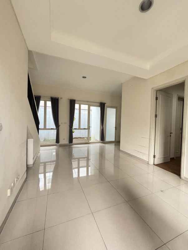 disewa rumah chiara suvarna sutera tangerang