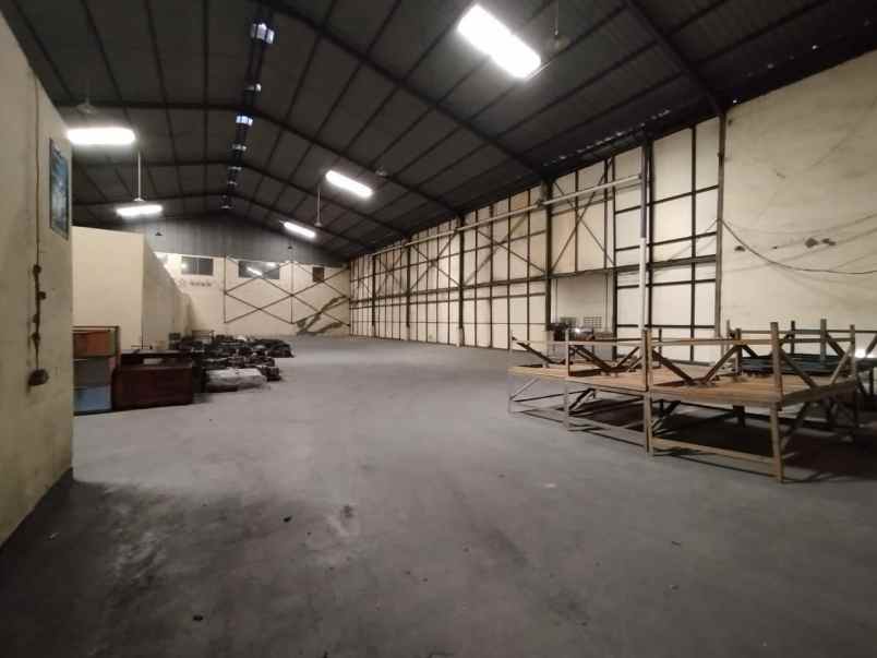 disewakan gudang ex pabrik di margomulyo indah
