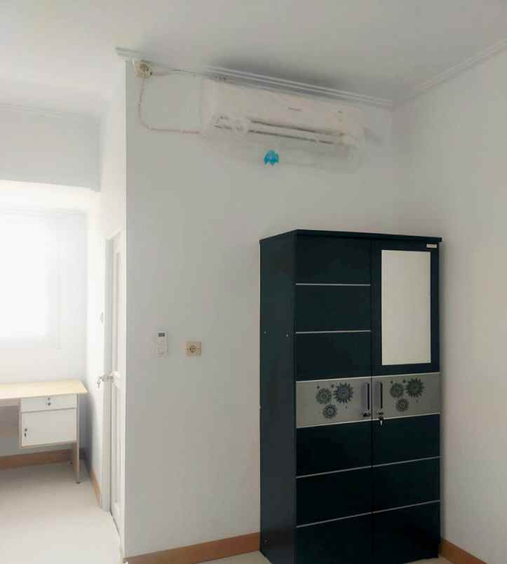 disewakan kost kost warly tangerang jl