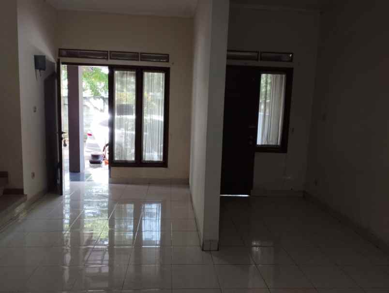 disewakan rumah buana soeta residence