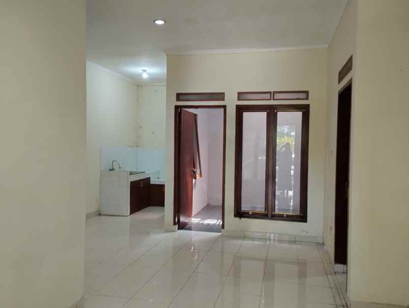 disewakan rumah buana soeta residence