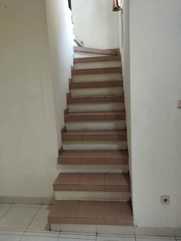 disewakan rumah buana soeta residence